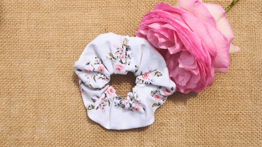 banniere_cheveux_scrunchie_femme (Petite)-min