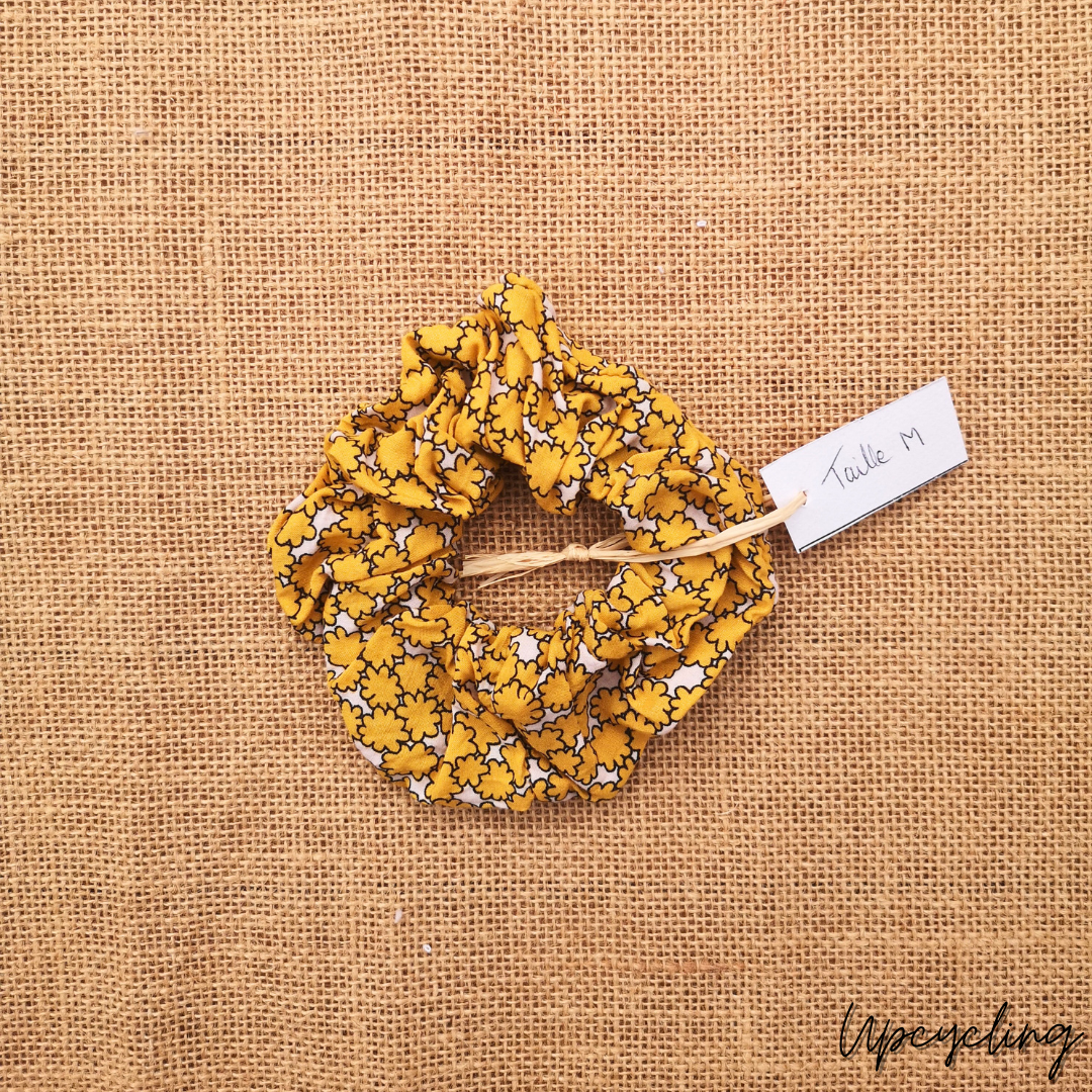 Chouchou jaune et noir